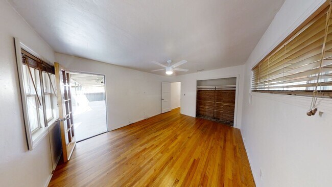 Building Photo - 3BD/2BA on Dorothy Drive!