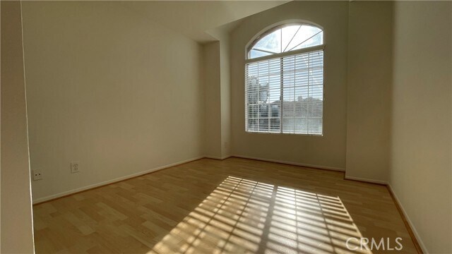 Building Photo - 19 Lorenzo