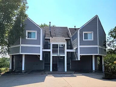 Building Photo - 1 bedroom, 1 bathroom lower level unit with River views.  Hurry! Limited-Time Special: NO APPLICA...