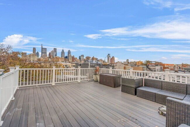 Building Photo - 1922 Montrose St