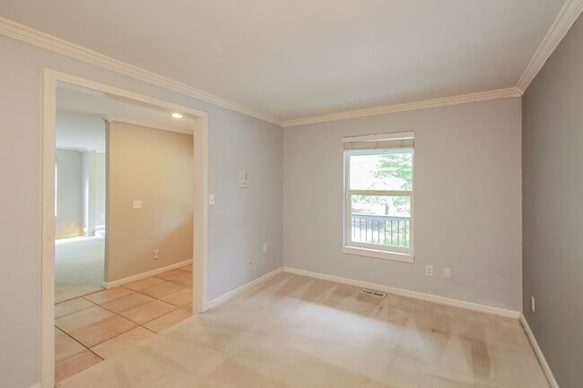 Building Photo - Move in Special! Ravensdale 3 Story,on shy...