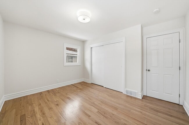 Building Photo - 15409 S Union Pl