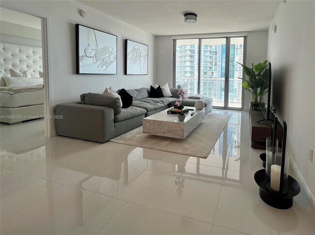 Building Photo - 300 Sunny Isles Blvd