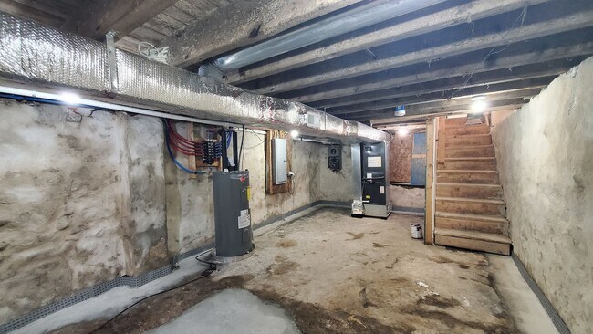 Building Photo - 1819 Judson St