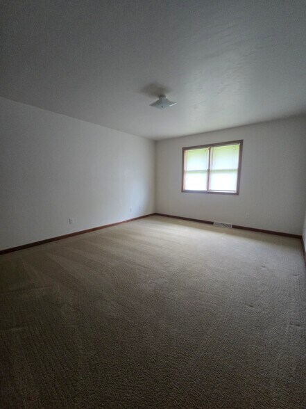 Building Photo - W3132 Glenbrooke Ct