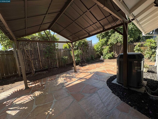 Building Photo - 757 Valley Green Dr