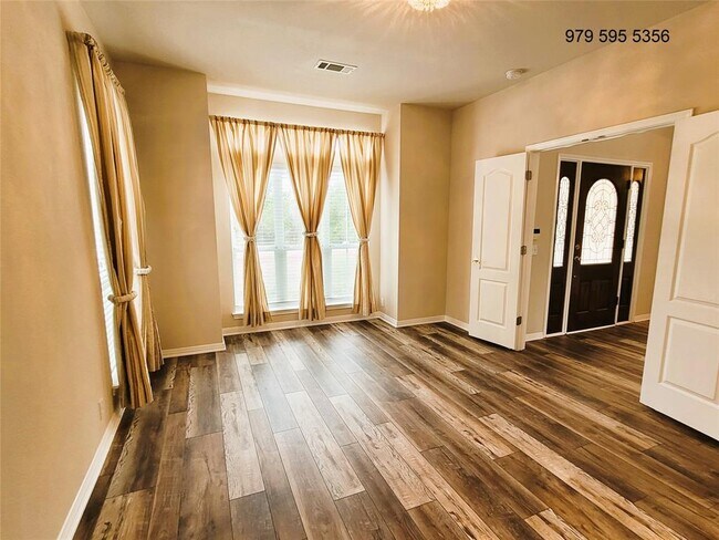 Building Photo - 8504 Young Ln