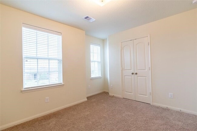 Building Photo - 2906 Seacrest Ln