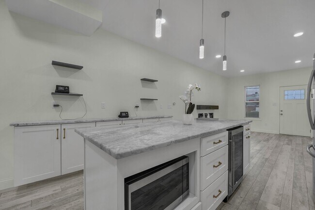 Building Photo - 1027-1029 Madison Ave