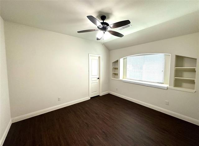 Building Photo - 520 Stillwater Dr