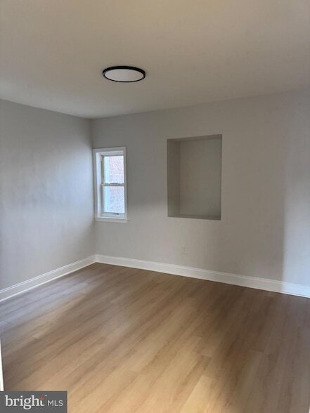 Building Photo - 1250 Queen St NE