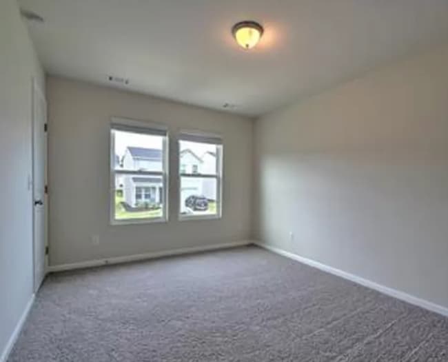 Building Photo - 219 Long Grove Ln