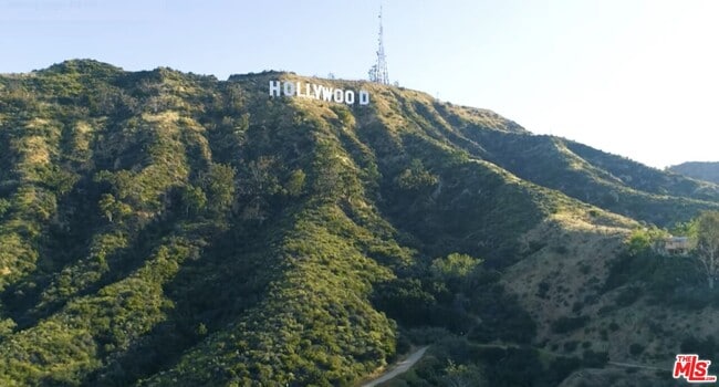 Building Photo - 3712 Broadlawn Dr