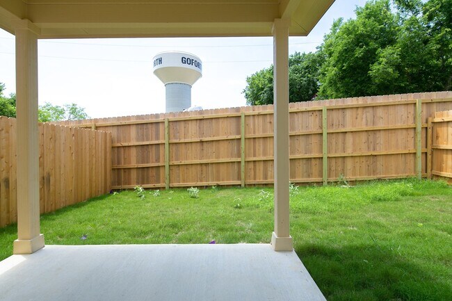 Building Photo - GORGEOUS 3 BEDROOM DUPLEX LOCATED IN BUDA, TEXAS!