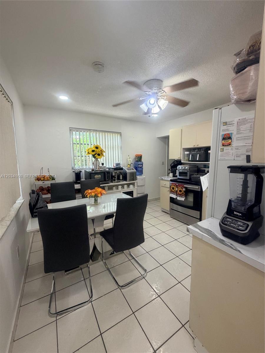 Building Photo - 3821 SW 89th Ct