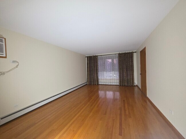 Building Photo - 7913 Nordica Ave