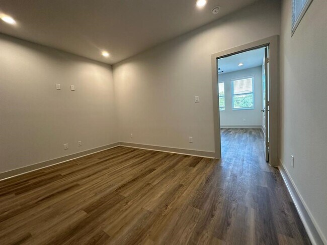 Building Photo - 6804 Troya Ln