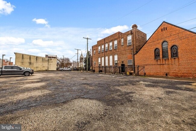 Building Photo - 1437 Towson St