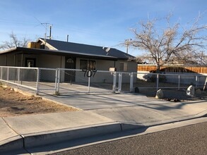 Building Photo - AVAILABLE NOW!!
