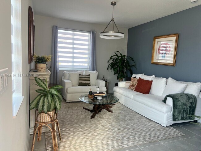 Building Photo - 1487 SE 7th Ter