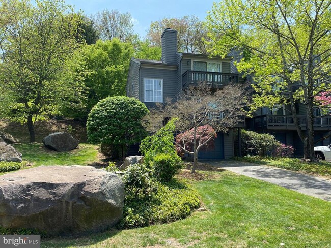 Building Photo - 42 Chicopee Dr