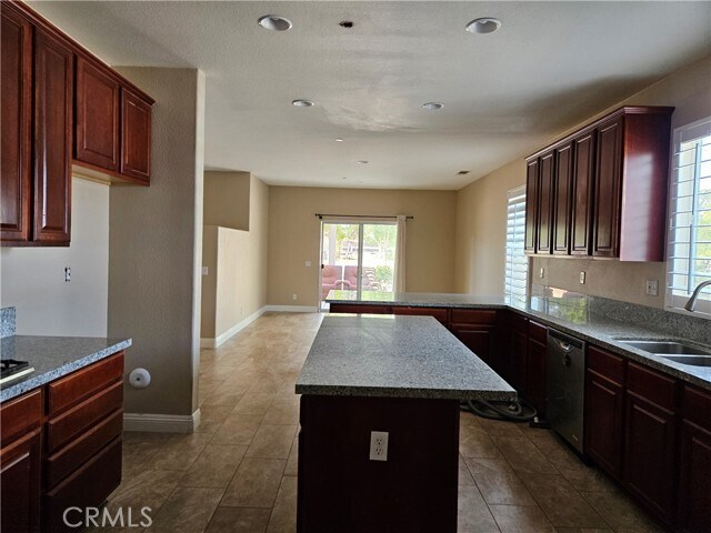 Building Photo - 410 Caliente Dr