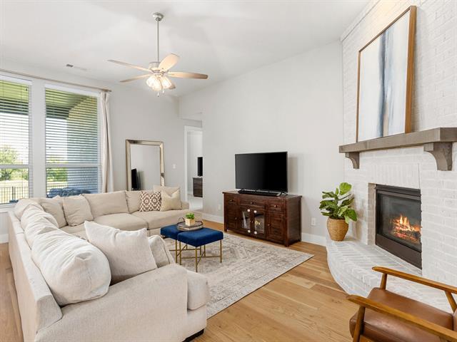 Building Photo - 317 Legna Dr