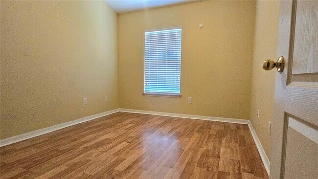 Building Photo - 2921 Pine Oak Trail