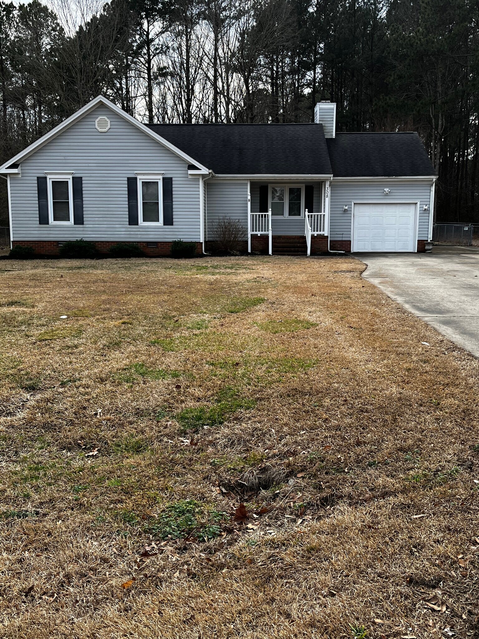 Building Photo - 308 Rose Dr