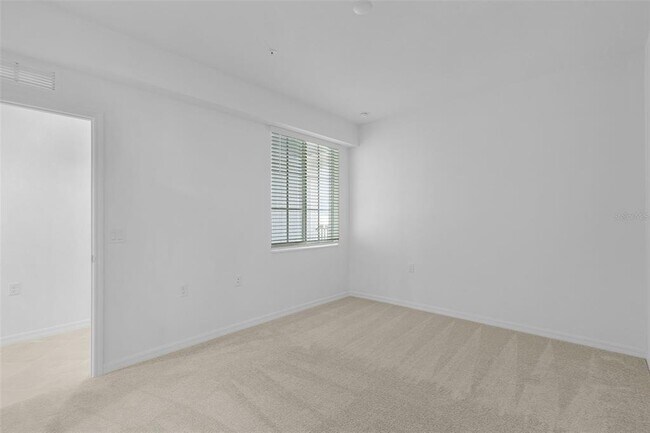 Building Photo - 14211 Heritage Landing Blvd
