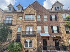 Building Photo - 4037 Winsor Dr