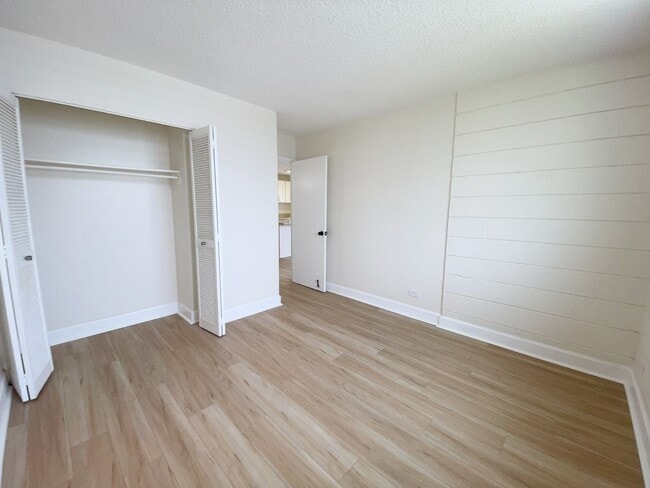Building Photo - Nalanui Hale - 2 bed, 1 bath, 1 parking