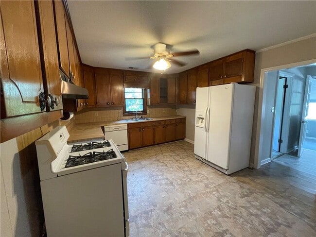 Building Photo - 2766 Bart Johnson Rd