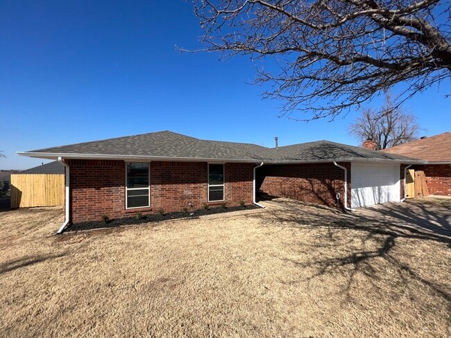 Building Photo - 9513 S Ross Ave