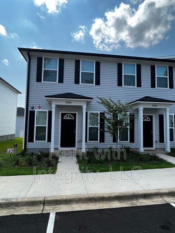 Building Photo - 2192-2206 Del Carmel Way