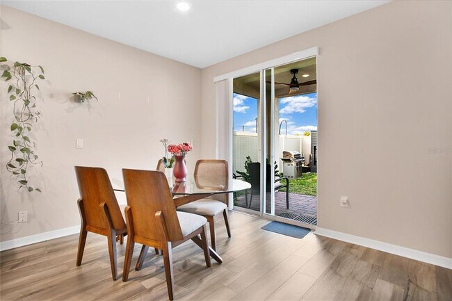 Building Photo - 527 Amadoras Wy