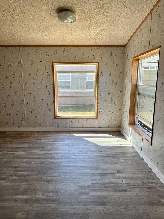 Building Photo - 119 Silver Maple Dr
