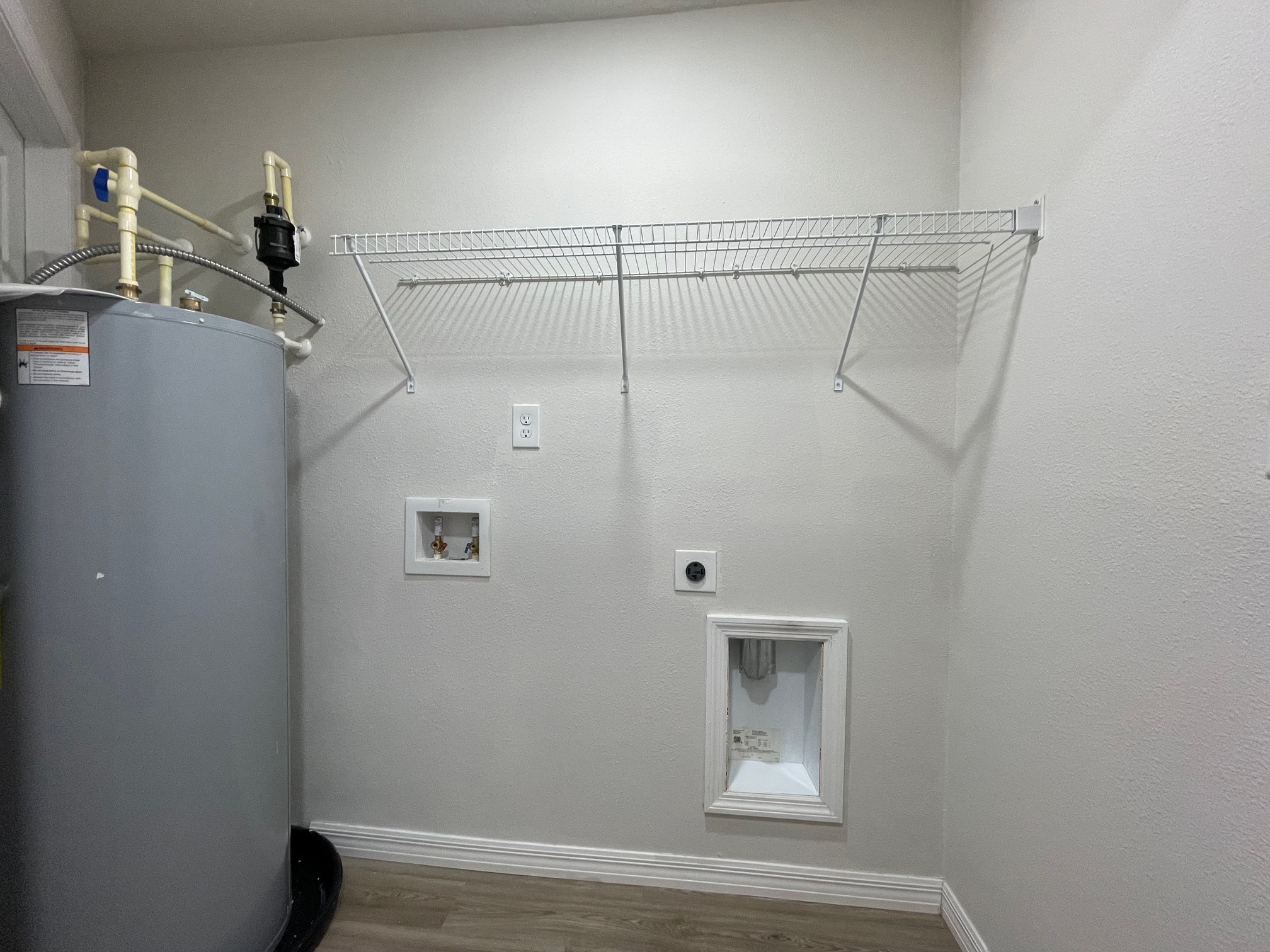 Laundry Room - 7644 Mailes Ct