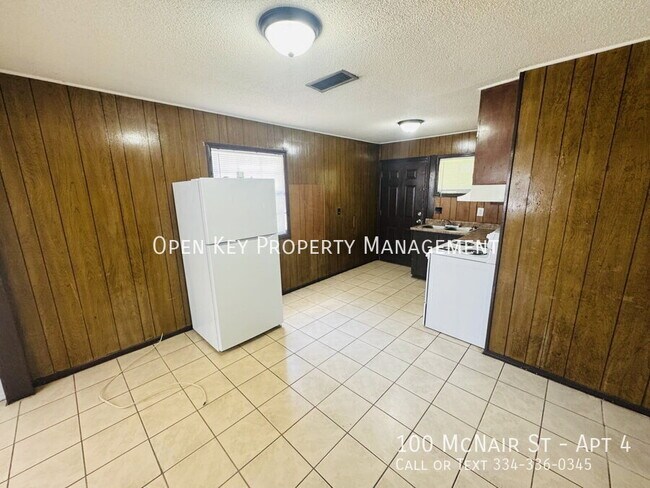 Primary Photo - 100 McNair St