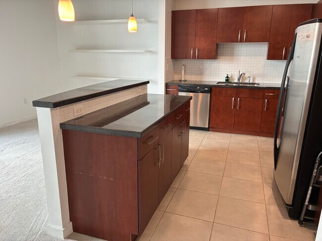 Building Photo - 300 S Australian Ave