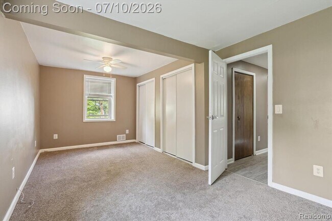 Building Photo - 500 Trombley Rd
