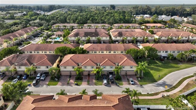 Building Photo - 9504 SW Otter Ln