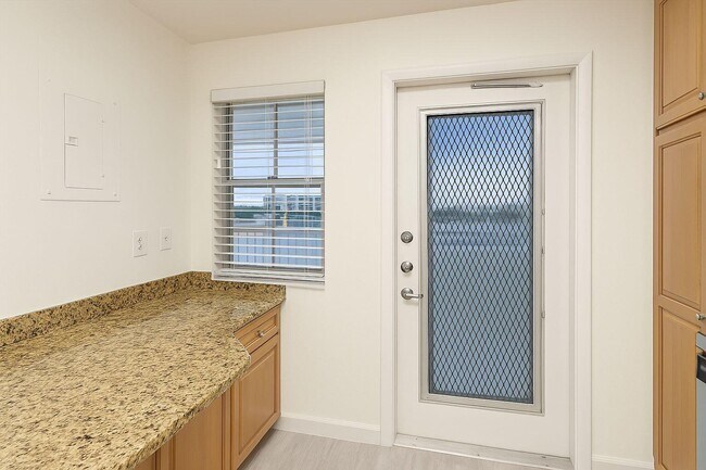 Building Photo - 3091 N Course Dr