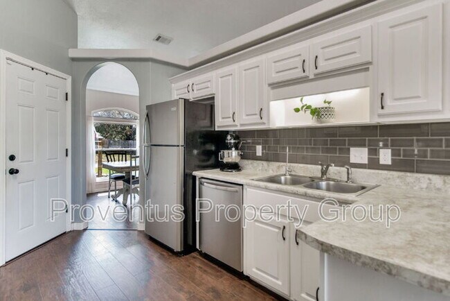 Building Photo - 3661 London Rd