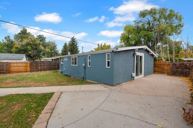 Building Photo - Adorable updated 2bdrm rancher