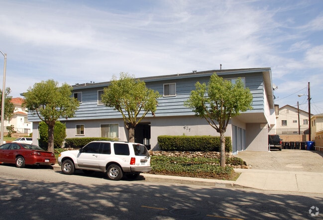 Building Photo - 914 Alma St.