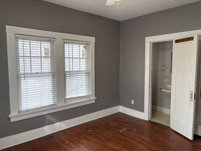 Building Photo - Prime Location Home!