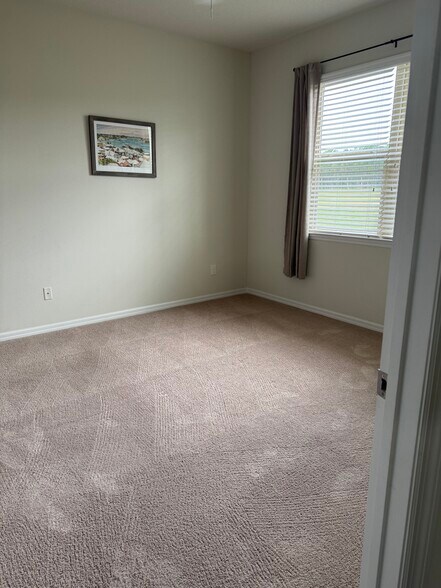 All carpeting just professionally cleaned, and rest stretched - 9645 SW 63rd Loop