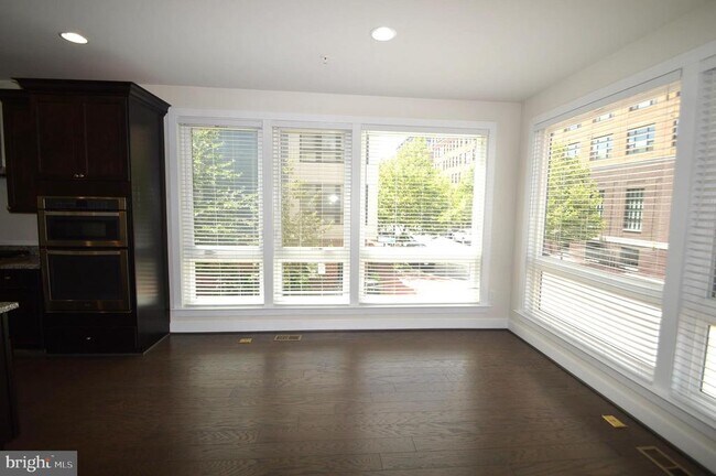 Building Photo - 408 Stabler Ln