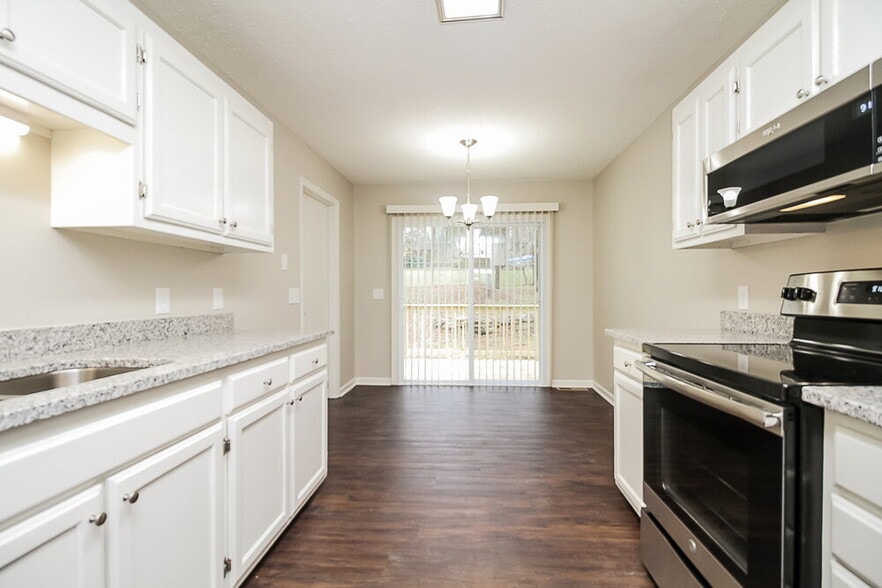 Building Photo - 3105 Roundwood Forest Ln